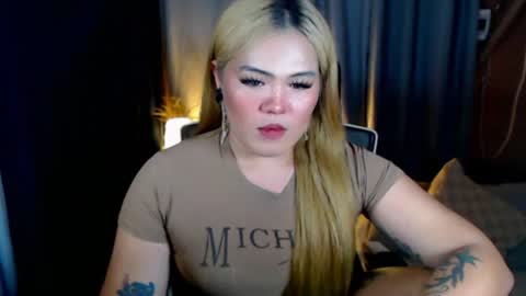 I am Colly Your mystery girl online show from 18, 7, 2026