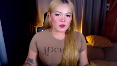 I am Colly Your mystery girl online show from 19, 7, 2026