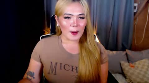 I am Colly Your mystery girl online show from 23, 7, 2026