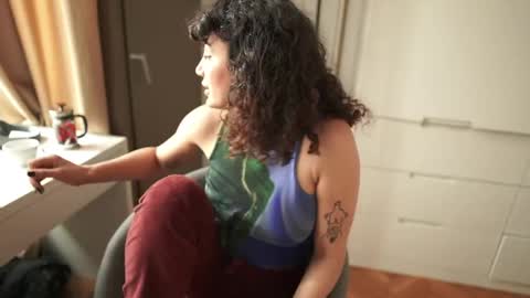 Snapshot of venus_in_jeans chatting on 21, 5, 2026 Bella online show from 21, 5, 2026