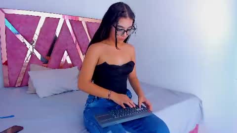Snapshot of venus_secrets chatting on 12, 6, 2026 VERONICA online show from 12, 6, 2026
