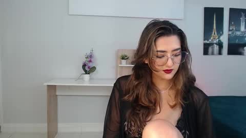 Mia online show from 28, 10, 2025