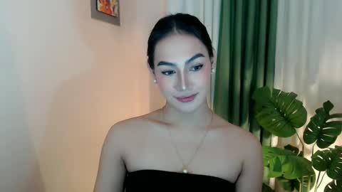 Snapshot of venus_sunrise07xx chatting on 4, 10, 2025 Venus Sunrise Bombshell online show from 4, 10, 2025