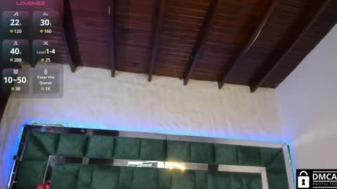 Snapshot of venus_velez chatting on 8, 1, 2025 Venus online show from 8, 1, 2025