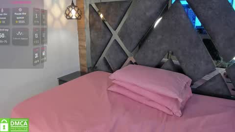 Snapshot of venus_velez chatting on 15, 11, 2025 Venus online show from 15, 11, 2025