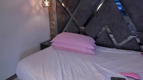 Venus online show from 15, 4, 2026