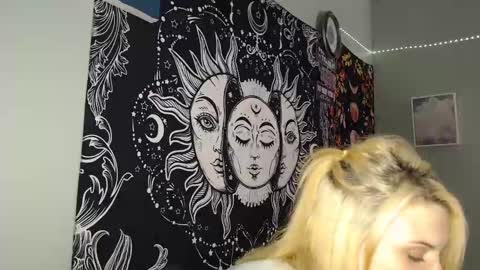 Snapshot of venusastar chatting on 12, 9, 2025 Miss Venus online show from 12, 9, 2025