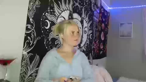 Snapshot of venusastar chatting on 12, 10, 2025 Miss Venus online show from 12, 10, 2025