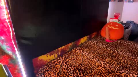 Venus online show from 12, 2, 2025