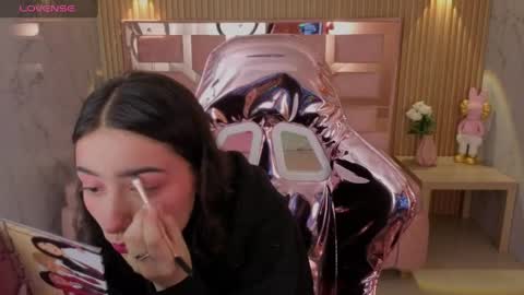 venuss online show from 24, 4, 2026