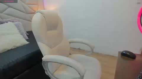 venusxneo online show from 10, 9, 2025