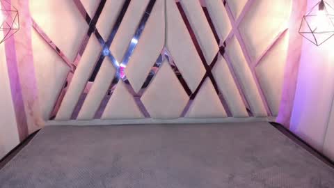 Domelipa  online show from 7, 2, 2025