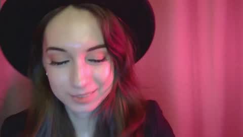 Snapshot of veralush chatting on 5, 11, 2025 Una online show from 5, 11, 2025