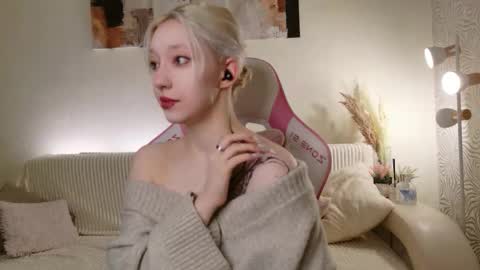 Mia online show from 18, 10, 2025