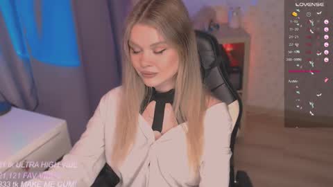 Snapshot of veronaaura chatting on 22, 9, 2025 Tiffany online show from 22, 9, 2025