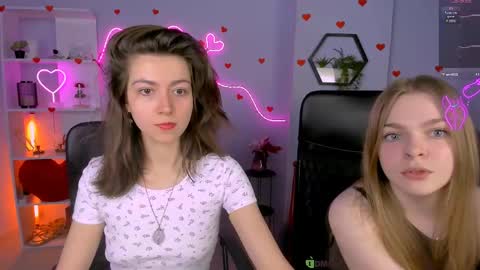 Snapshot of veronica_bubble chatting on 11, 5, 2026 Ronni online show from 11, 5, 2026