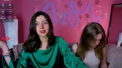 Snapshot of veronica_bubble chatting on 17, 5, 2026 Ronni online show from 17, 5, 2026