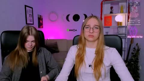 Snapshot of veronica_bubble chatting on 21, 5, 2026 Ronni online show from 21, 5, 2026