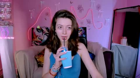 Snapshot of veronica_bubble chatting on 24, 5, 2026 Ronni online show from 24, 5, 2026