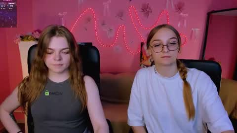 Snapshot of veronica_bubble chatting on 7, 6, 2026 Ronni online show from 7, 6, 2026