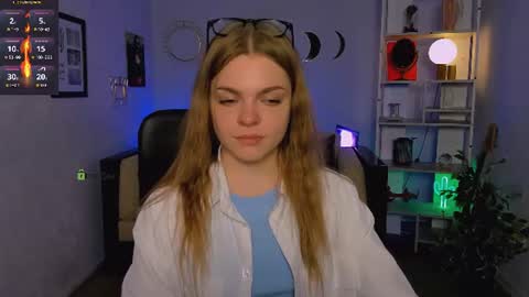 Snapshot of veronica_bubble chatting on 19, 6, 2026 Ronni online show from 19, 6, 2026