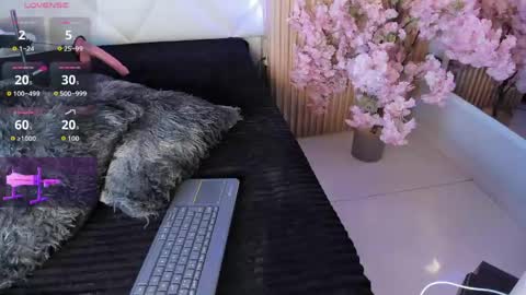 veronica_hill_ online show from 28, 4, 2026