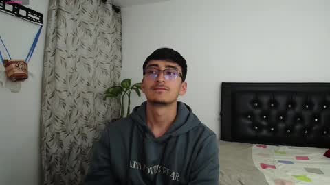 Snapshot of versatileguuy chatting on 22, 9, 2025 versatileguuy online show from 22, 9, 2025