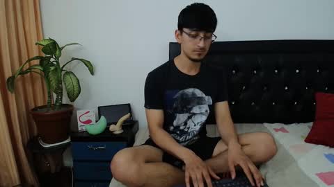 Snapshot of versatileguuy chatting on 4, 3, 2026 versatileguuy online show from 4, 3, 2026