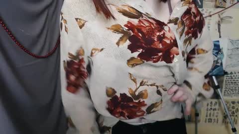 veryveryvery_shy online show from 5, 1, 2025