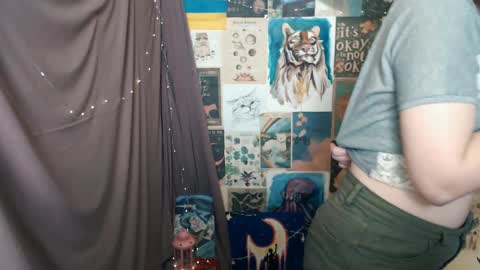 veryveryvery_shy online show from 2, 2, 2025