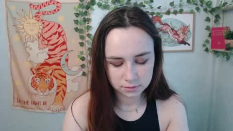 Snapshot of veryveryvery_shy chatting on 27, 5, 2026 veryveryvery_shy online show from 27, 5, 2026