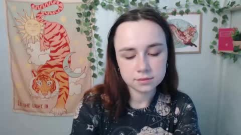 Snapshot of veryveryvery_shy chatting on 28, 5, 2026 veryveryvery_shy online show from 28, 5, 2026