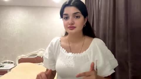 Izzabel online show from 28, 7, 2026