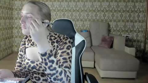vi_luxxxy online show from 7, 5, 2026