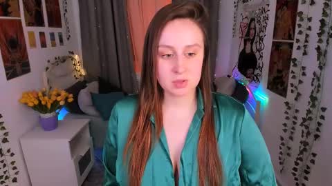 Snapshot of via_lattea_ chatting on 8, 3, 2025 Camilla online show from 8, 3, 2025