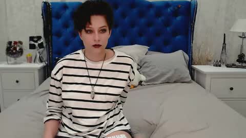 Snapshot of via_mayer chatting on 6, 6, 2026 Via online show from 6, 6, 2026