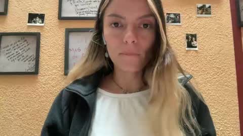 Snapshot of viajemos chatting on 28, 6, 2026 papichulo y mamichula online show from 28, 6, 2026