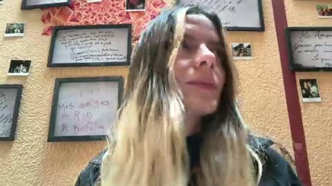 Snapshot of viajemos chatting on 6, 7, 2026 papichulo y mamichula online show from 6, 7, 2026