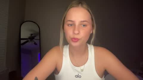 Snapshot of viarlunaa chatting on 30, 7, 2026 viarlunaa online show from 30, 7, 2026