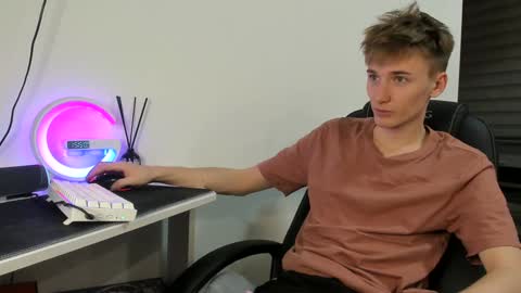 vibemygirl online show from 4, 12, 2024