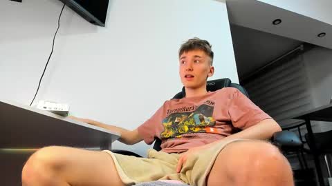 vibemygirl online show from 26, 2, 2025