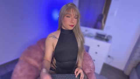Snapshot of vicky_hot_x chatting on 19, 6, 2026 online show from 19, 6, 2026