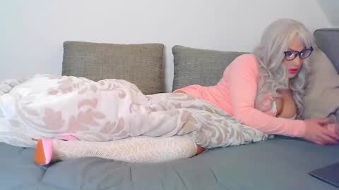 Vicky online show from 17, 2, 2025