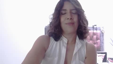 Hi guys   Im victoria  Be the one who can control me in PVT online show from 3, 6, 2026