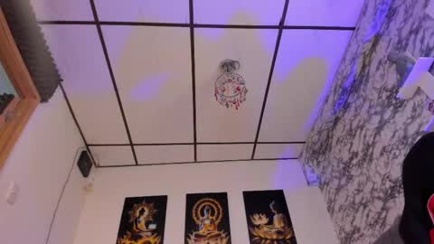 Victoria Coopeer online show from 10, 3, 2025