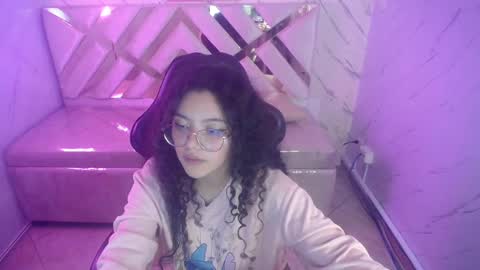 victoria_castillo_b online show from 12, 3, 2025