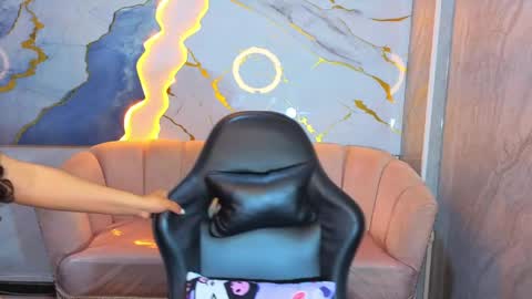 victoria_castillo_b online show from 25, 4, 2026