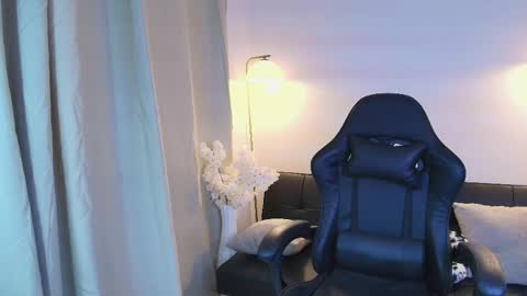 Victoria Collins online show from 28, 4, 2026