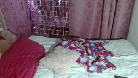 Snapshot of victoria_miler chatting on 23, 2, 2025 VICKY online show from 23, 2, 2025