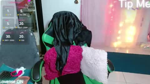 Snapshot of victoria_miler chatting on 6, 10, 2025 VICKY online show from 6, 10, 2025